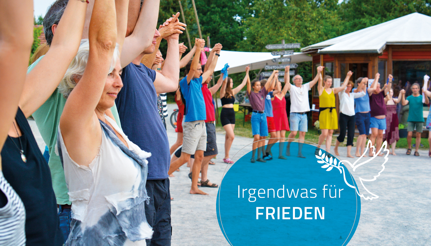 Infostand beim Sommerfest des Ökodorfs Sieben Linden