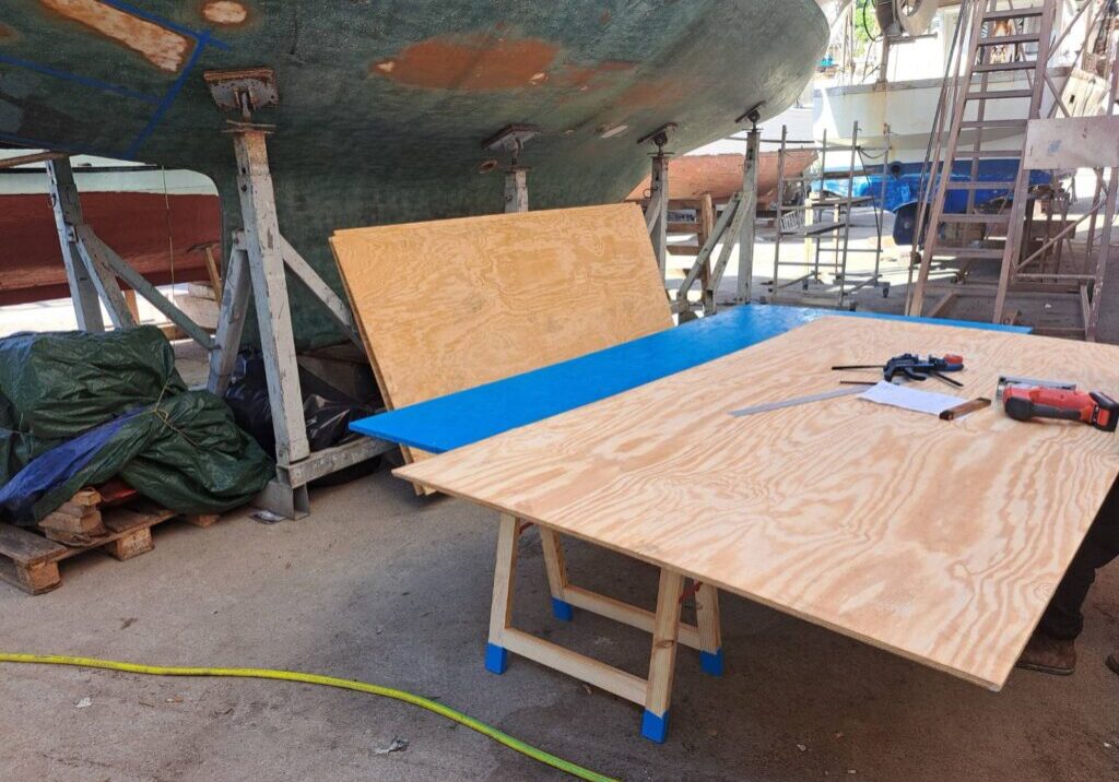 Arbeiten in der Werft an der Trotamar III